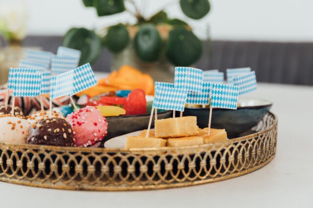 Oktoberfest Mini Fahnen Sticks - Flaggen Sticks