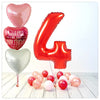 Anniversaire de ballon numéroté avec bouquet d'amour rouge 4 (rempli d'hélium) 